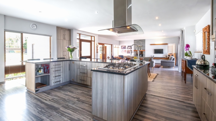 4 Bedroom Property for Sale in Heatherlands Western Cape